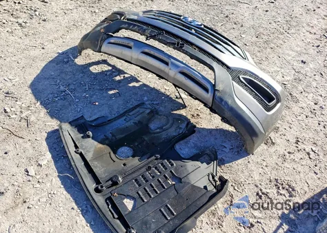 2013 Hyundai Santa Fe Sport z USA, uszkodzony, nr VIN 5XYZT3LB9DG109280